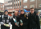 Utdelning av material i mars