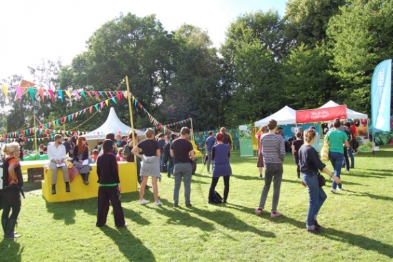 Trevligt häng när Djurens Rätt skapar en festival i festivalen - i infotältet