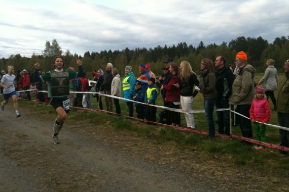 Malte springer i mål. Malte springer i mål.
