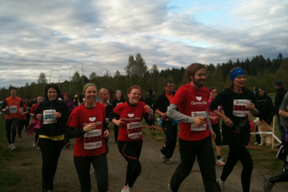 Glada att ha klarat 5 km. Glada att ha klarat 5 km.