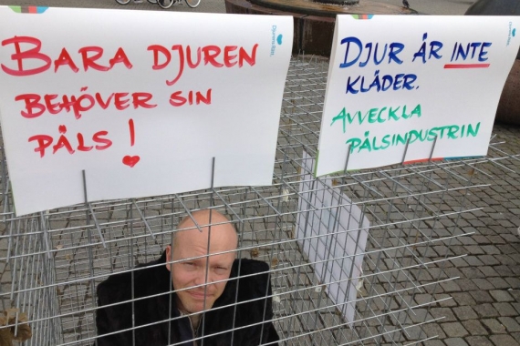 Pälsdemonstration med budskap!
